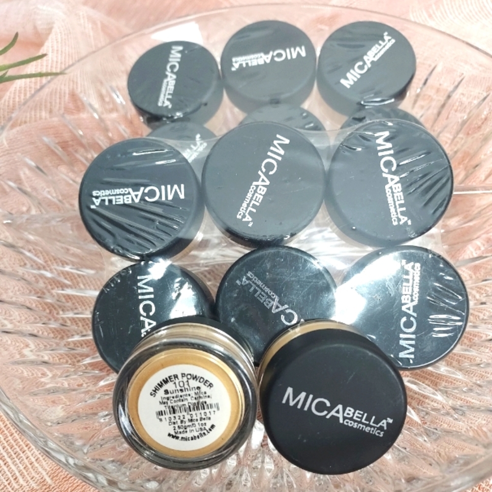 1 New-1 .1oz. MICA Beauty Cosmetics eyeshadow